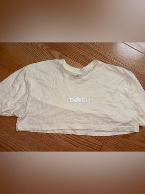 Booty by Brabants Cream Cropped Short Sleeve Tee